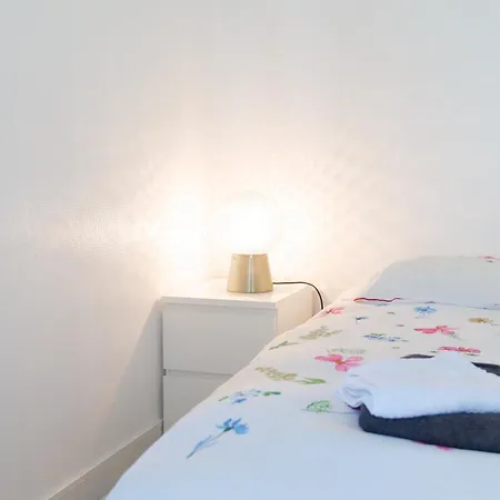 Semesterbostad Belle Maison De A La Pironniere - 6 A 8 Pers *